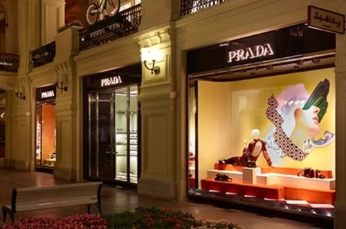 Prada και Puma κλείνουν τα καταστήματά τους στη Ρωσία
