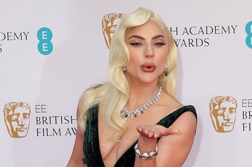 BAFTA 2022 | Οι καλύτερες εμφανίσεις στο κόκκινο χαλί