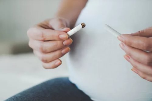 Κάπνισμα στην εγκυμοσύνη: Πώς επηρεάζει την ανάπτυξη του εγκεφάλου του εμβρύου