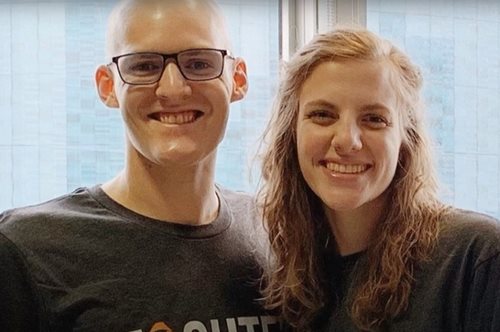 Διαγνώστηκαν και οι δύο με καρκίνο με διαφορά 8 ημερών. Τώρα, ετοιμάζονται να παντρευτούν