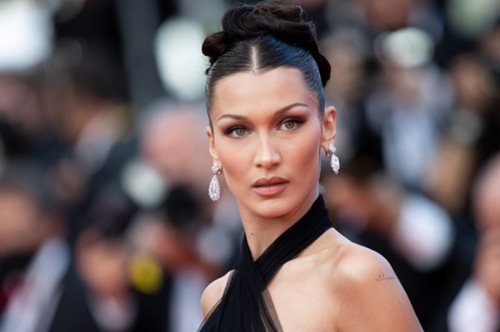Bella Hadid | «Ένιωθα η άσχημη αδερφή της Gigi Hadid»