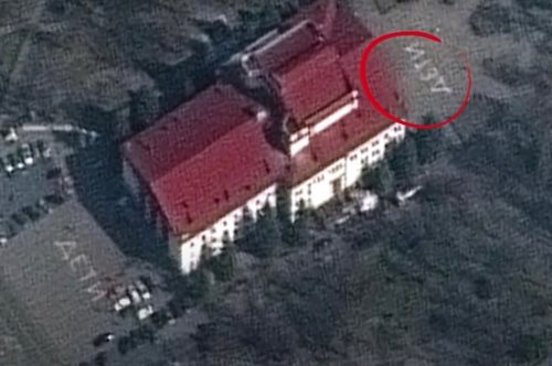 Μαριούπολη: Βομβαρδίστηκε θέατρο στο οποίο έγραφαν απ' έξω «παιδιά»