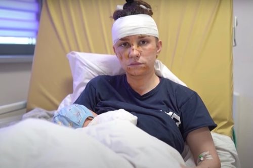 Η 27χρονη Olga έπεσε πάνω από το μωρό της για να το σώσει