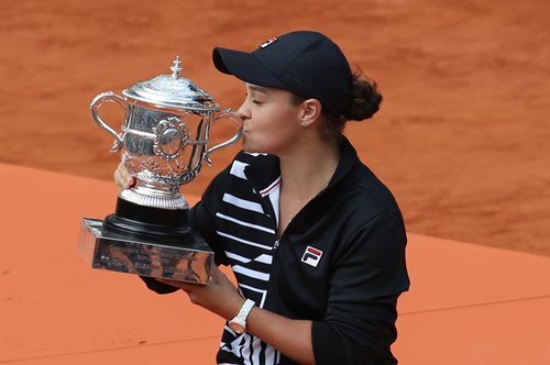 Άσλεϊ Μπάρτι: Αποσύρεται η κορυφαία τενίστρια του κόσμου σε ηλικία 25 ετών