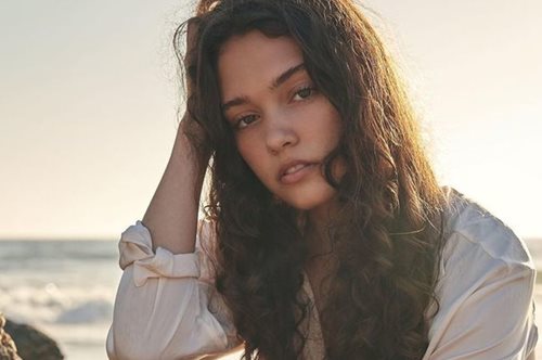 Κλερ Μπρίτζες: Το μοντέλο που έχασε και τα δύο πόδια της λόγω επιπλοκών από τον κορωνοϊό