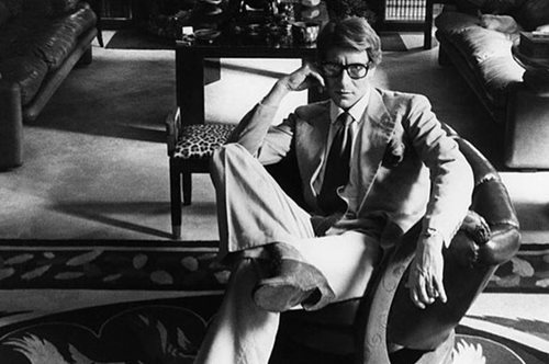 Μία έκθεση αφιερωμένη στην αγάπη του Yves Saint Laurent για το χρυσό