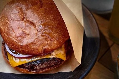 Θα έπαιρνες ποτέ burger σε ένα high-end εστιατόριο;