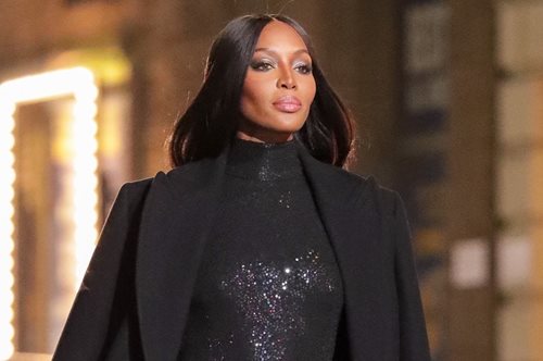 Η Ναόμι Κάμπελ γιόρτασε πρώτη φορά την ημέρα της μητέρας με μια σπάνια φωτογραφία της κόρης της