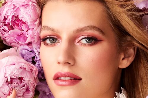 Τα καλλυντικά που θα σε βάλουν σε πλήρως ανοιξιάτικο mood