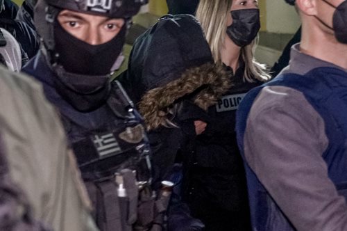 Ρούλα Πισπιρίγκου: Mε αποδοκιμασίες μεταφέρθηκε στις φυλακές Κορυδαλλού - Απομονωμένη σε ειδικό κελί