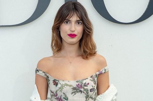 5 ζευγάρια παπούτσια που φορούν όλες οι Γαλλίδες την άνοιξη και ταιριάζουν με τα πάντα