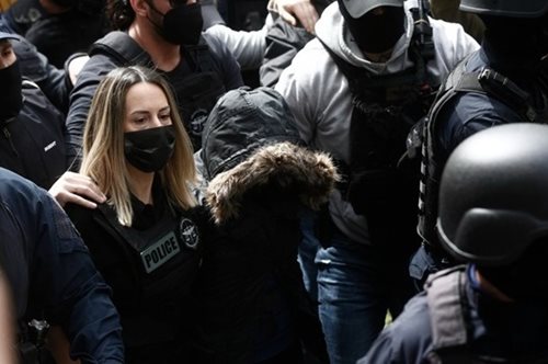 Εντολή ανοίγματος του μνήματος της Τζωρτζίνας για την ανεύρεση του τάμπλετ 