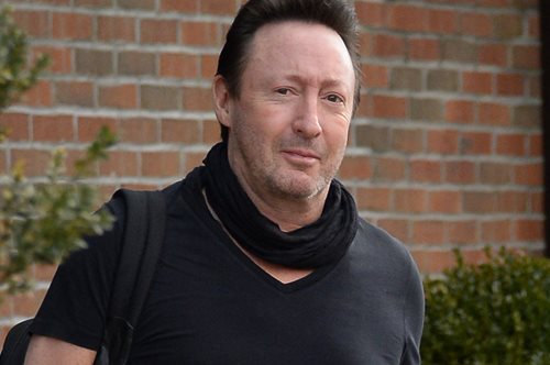 ΙMAGINE: Ο Τζούλιαν Λένον ερμηνεύει το τραγούδι του πατέρα του