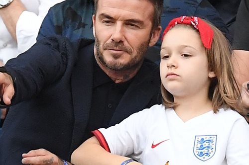 Το Πάσχα του Ντέιβιντ Μπέκαμ, η Χάρπερ και το καρότο