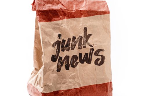 Τα fake news είναι junk news και βλάπτουν την ενημέρωσή σου - Εμπιστεύσου μόνο αξιόπιστες πηγές 