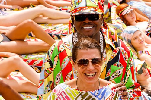 O οίκος Pucci μας προσκαλεί σε ένα πολύχρωμο fashion show στο Κάπρι