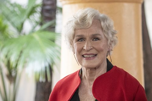 Η Γκλεν Κλόουζ έμαθε φαρσί για τη σειρά Tehran, που γυρίστηκε στην Αθήνα