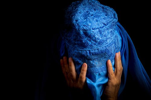 Role model: Η Παραστό Χακίμ έφτιαξε σχολεία για τα κορίτσια στο Αφγανιστάν, τα οποία οι Ταλιμπάν έχουν αποκλείσει από την εκπαίδευση