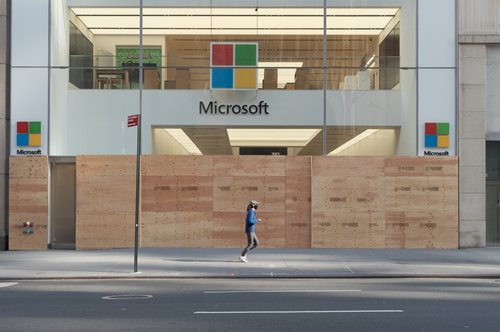 H Microsoft θα καλύπτει τα έξοδα μετακίνησης για τις εργαζόμενες που θέλουν να κάνουν άμβλωση 