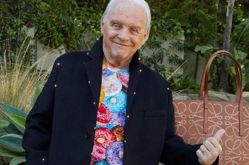 Ο 86χρονος Άντονι Χόπκινς χορεύει (και πάλι) Ζορμπά