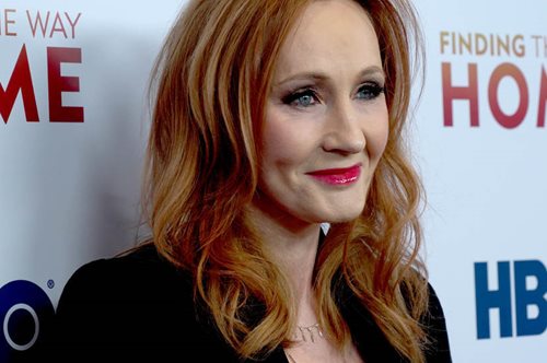 Eurovision 2022: H Tζ.Κ Ρόουλινγκ τουίταρε για την εμφάνιση της Αμάντας