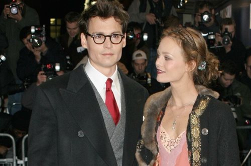 Γιατί ο Johnny Depp έδωσε τη μισή του περιουσία στη Vanessa Paradis όταν χώρισαν
