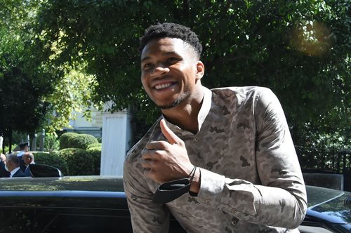 Αυτό είναι το special μενού που είχε στο γάμο του ο Γιάννης Αντετοκούνμπο