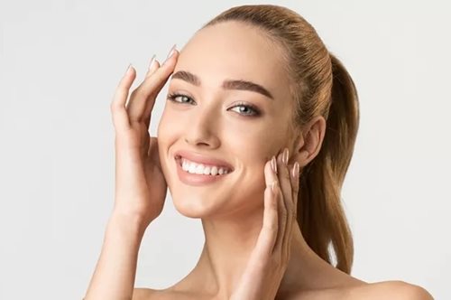 Φυσικό μπότοξ: 3 εναλλακτικοί τρόποι που μπορούν να αντικαταστήσουν τα ενέσιμα