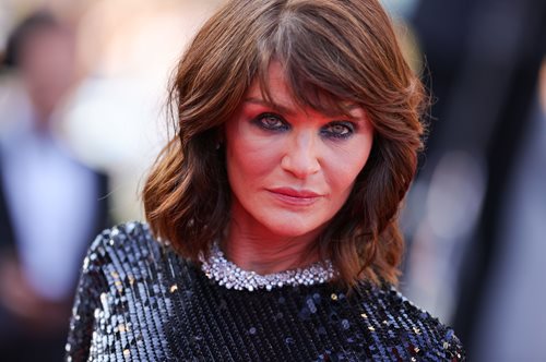 Η 55χρονη Έλενα Κρίστενσεν φόρεσε το ίδιο φόρεμα από πασαρέλα του 1996