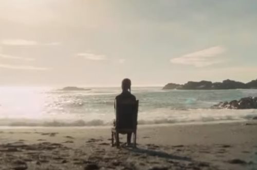 Η αμφιλεγόμενη καμπάνια επώνυμου brand ρούχων που προωθεί την 