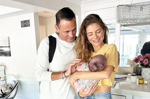 Μαρία Μενούνος: Αποκαλύπτει το πρόσωπο της κόρη της για πρώτη φορά