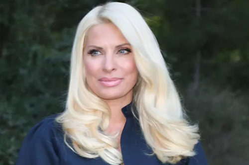 To Marks & Spencer φόρεμα της Ελένης Μενεγάκη είναι αυτό που έψαχνες για τους γάμους και τις βαπτίσεις