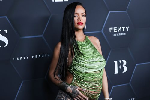 Η Rihanna έγινε μητέρα για πρώτη φορά
