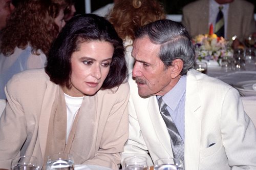 Το τρυφερό φιλί του Νίκου Φώσκολου στην Κάτια Δανδουλάκη πριν από 33 χρόνια