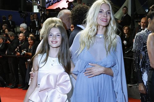 Η Σιένα Μίλερ με τη 10χρονη κόρη της Μάρλοου: Μαμά και κόρη παραδίδουν μαθήματα κομψότητας