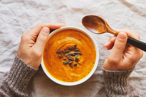 Δύο χειμωνιάτικες τροφές ιδανικές που βοηθούν στην απώλεια λίπους από την κοιλιά