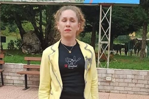 Τζουλιάνα Μπούση: Η πρώτη γυναίκα με οπτική αναπηρία στην Ελλάδα που ασχολείται επαγγελματικά με το μόντελινγκ