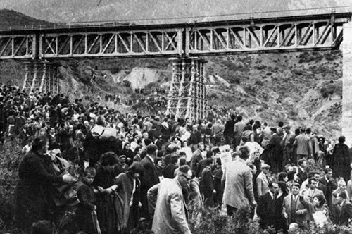 Η τραγωδία στον Γοργοπόταμο:  Η γιορτή που μετατράπηκε σε θρήνο.