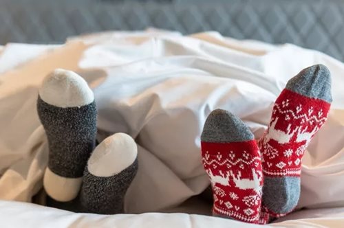 Γιατί η σκανδιναβική μέθοδος ύπνου μπορεί να σώσει τον γάμο σου;