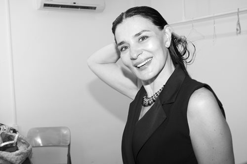 Μαρία Ναυπλιώτου: Με ολόλευκο σύνολο μας εύχεται καλό μήνα