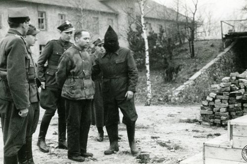 Το τραγικό τέλος της πολυμελούς οικογένειας του Ρούντολφ Ες που έμενε δίπλα από το στρατόπεδο συγκέντρωσης Άουσβιτς