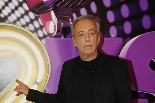 Ανδρέας Μικρούτσικος: Η  μεγαλύτερη ένδειξη ευφυίας σε έναν άντρα είναι η ευγένεια. Και σίγουρα δεν έχει να κάνει με το βαθμό που είχε στα μαθηματικά