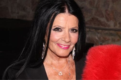 Η Ζωζώ Σαπουντζάκη χόρεψε ζεϊμπέκικο του Κωνσταντίνου Αργυρού και όπως ήταν αναμενόμενο έγινε viral