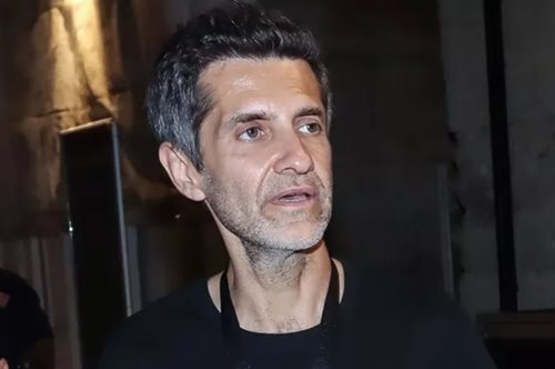 Ο Φοίβος σε σπάνια δημόσια εμφάνιση με τη σύζυγό του: Πού βρέθηκαν;