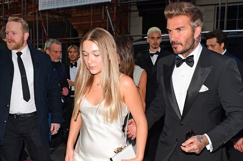 Η 13χρονη Χάρπερ Μπέκαμ, ακολουθεί τα κομψά βήματα της μαμάς της