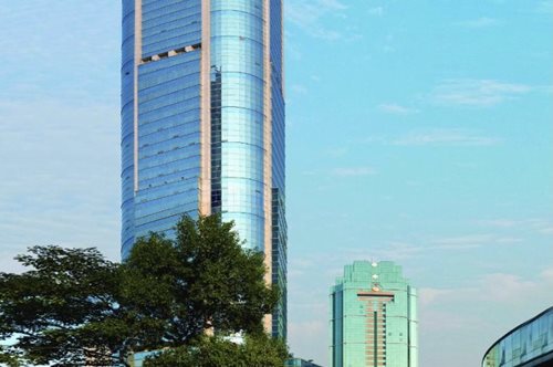 Κίνα| Εκνευρισμένος πελάτης εισέβαλε με το αυτοκίνητο του στο λόμπι ξενοδοχείου