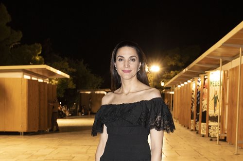 Κατερίνα Ευαγγελάτου: Το φόρεμα ελληνίδας σχεδιάστριας που επέλεξε για την Επίδαυρο