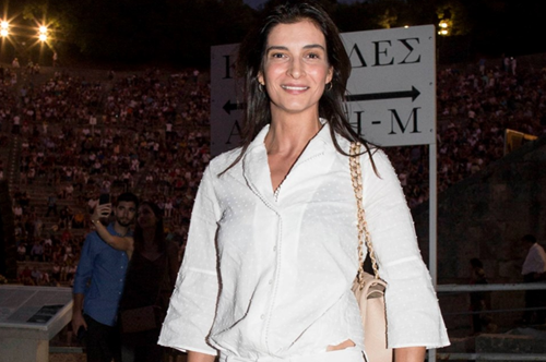 Πώς θα φορέσεις το λευκό παντελόνι το καλοκαίρι; Η Αντιγόνη Κουλουκάκου προτείνει δύο τρόπους