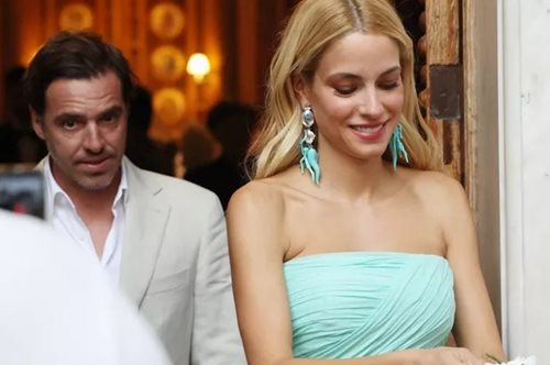 Δούκισσα Νομικού: Φωτογραφίζει τον Σάββα της στο παιδικό του δωμάτιο