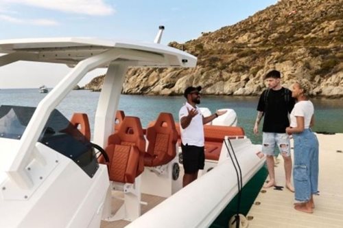 Νέα υπηρεσία Uber: θαλάσσια σκάφη ως ταξί στους επισκέπτες της Μυκόνου